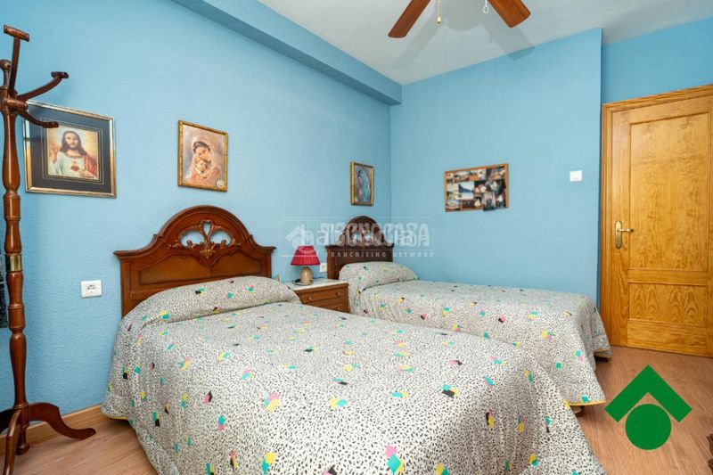 Foto 66a21a65-84c8-42f1-a5ad-fc11f4903212. Pis a Loja