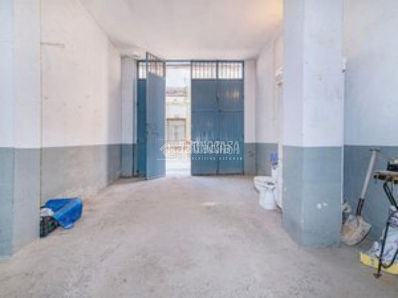 Foto a2f9a0db-4443-47f5-a414-38421c9d0df8. Aparcament cotxe a Loja