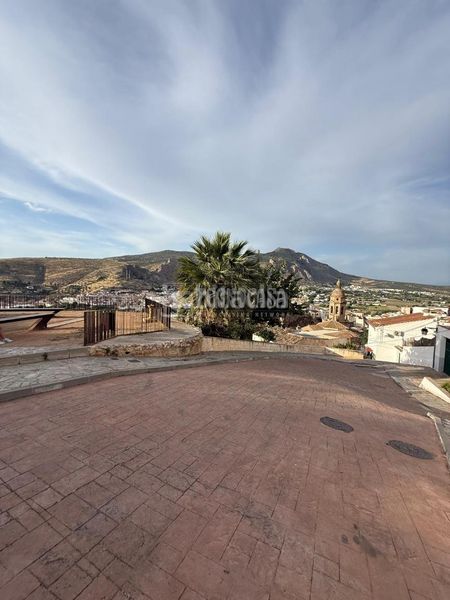 Foto a3d83161-308c-4c4d-8d29-b8c0808b6a5b. Casa aparellada a Loja