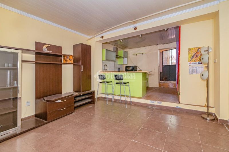 Foto 1722e41a-9d9d-4ede-95d3-f5e626406c21. Casa aparellada a Loja