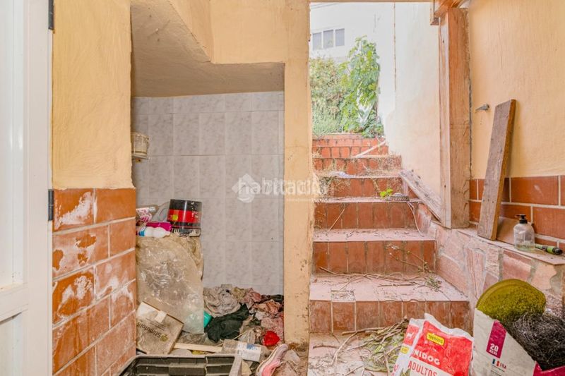 Foto 6f8db0ee-f9d2-4689-95f1-86093903ed23. Casa aparellada a Loja