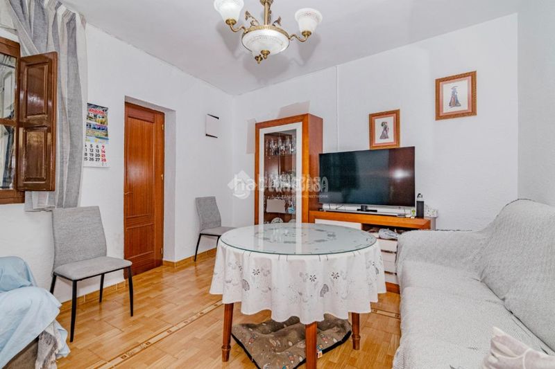 Foto 7d5ea941-1f98-4296-b922-ca4167843fce. Casa aparellada a Loja
