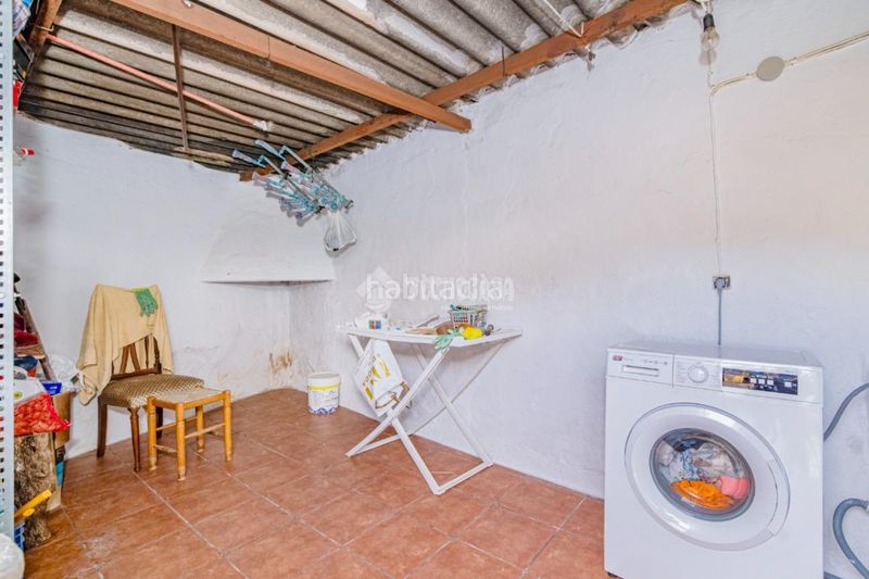 Foto ee486989-dbde-4311-9744-82ae748ec535. Casa aparellada a Loja