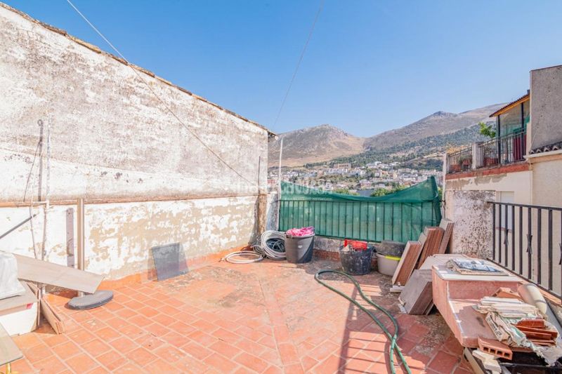 Foto 959d96c9-4763-4f6c-8ed9-8fabff0e4ddd. Casa aparellada a Loja