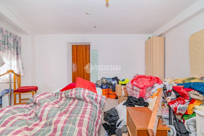Foto e0ca82a1-248e-4495-b4e9-c798d3816031. Casa aparellada a Loja