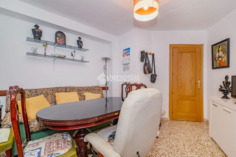 Foto 343dabd0-3b24-4179-8ae3-ac7344255710. Casa aparellada a Loja