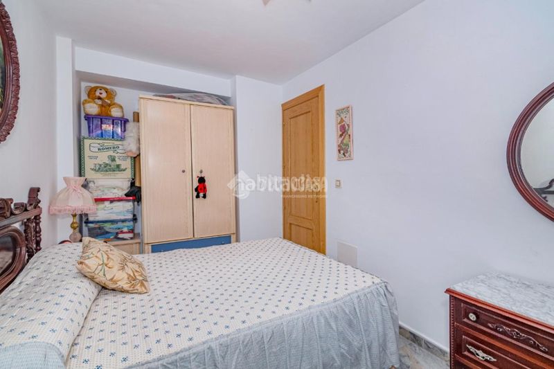 Foto 441957b0-d47e-45e2-8818-cc91553ac7e0. Casa aparellada a Loja