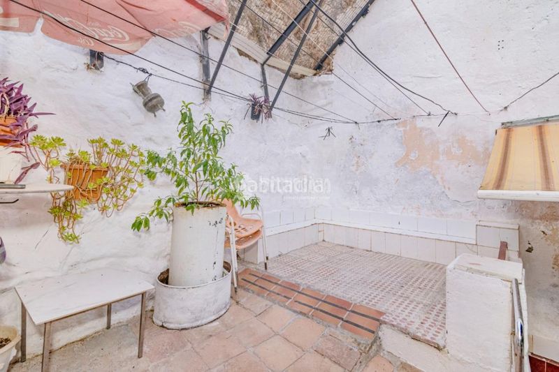 Foto 4f51c97e-f471-4b76-9115-431a8570b23f. Casa aparellada a Loja