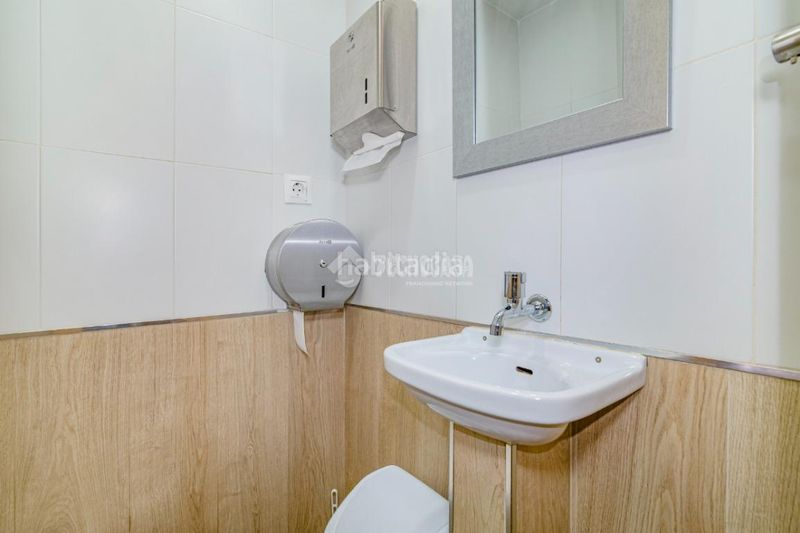 Foto bfd81557-12a2-4acb-8b4e-4919b94ca172. Local comercial a Loja