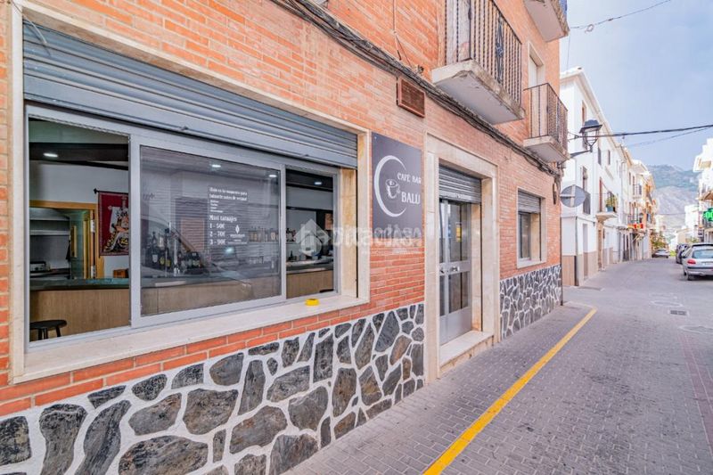 Foto e2200eb8-52d8-4686-8121-cd79ed549458. Local comercial a Loja