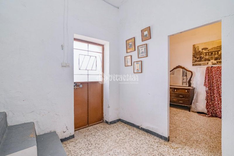 Foto 006fc743-78a0-46ff-a1ce-f2264b13600d. Casa aparellada a Loja
