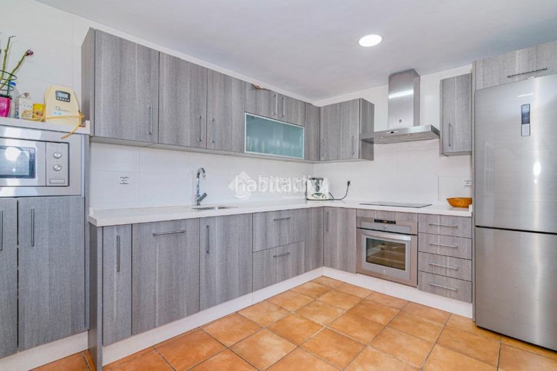 Foto 567ea399-f21a-40a3-9943-b267d2036a75. Casa aparellada a Loja