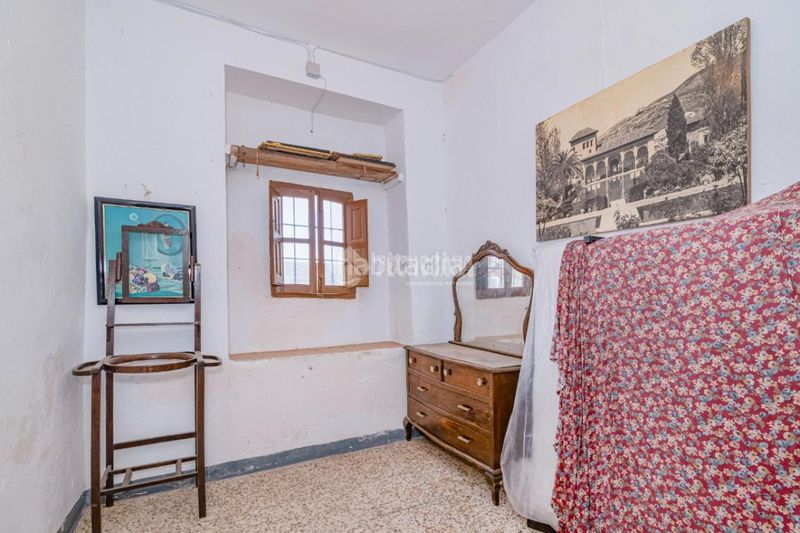 Foto a6a19447-dc1d-4588-81af-d3f9deb2cabf. Casa aparellada a Loja