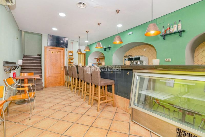 Foto a4049065-52b9-4cf7-821f-c73412a3fd3a. Casa aparellada a Loja