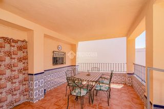 Maison jumelée à Loja. Casa en venta en loja