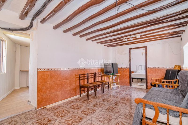 Foto 18955d30-e023-4a3e-9000-7507f5947ef1. Casa aparellada a Loja