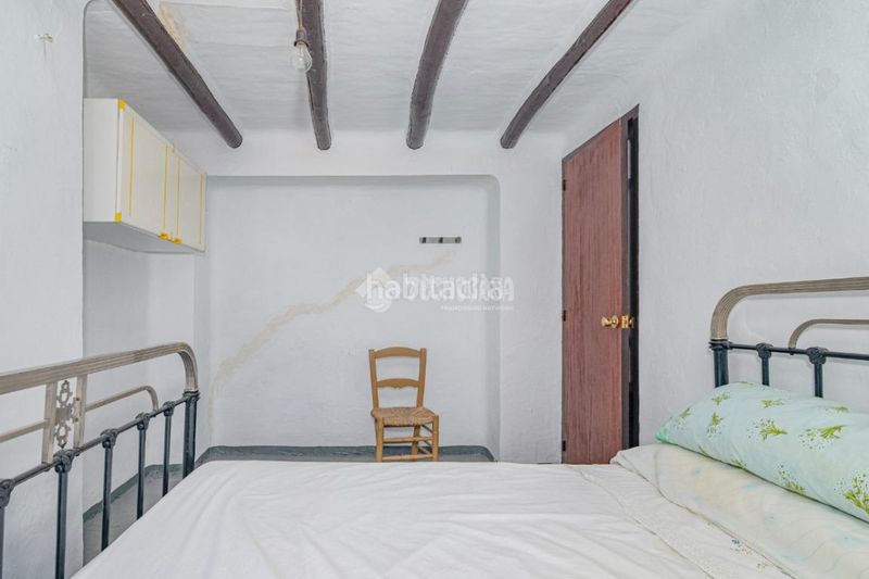 Foto 30d6dabe-9aba-43ce-b776-9707688aaca6. Casa aparellada a Loja