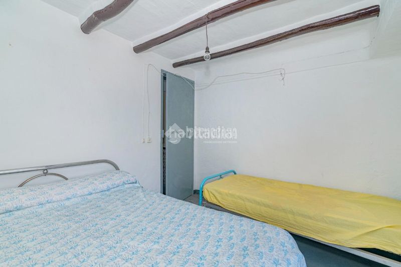 Foto 6cef2e0c-2a0a-4f74-b6df-f4878937cf22. Casa aparellada a Loja