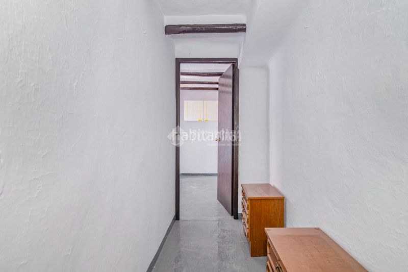 Foto a711b7b3-088b-4759-9a69-ccd4203290aa. Casa aparellada a Loja