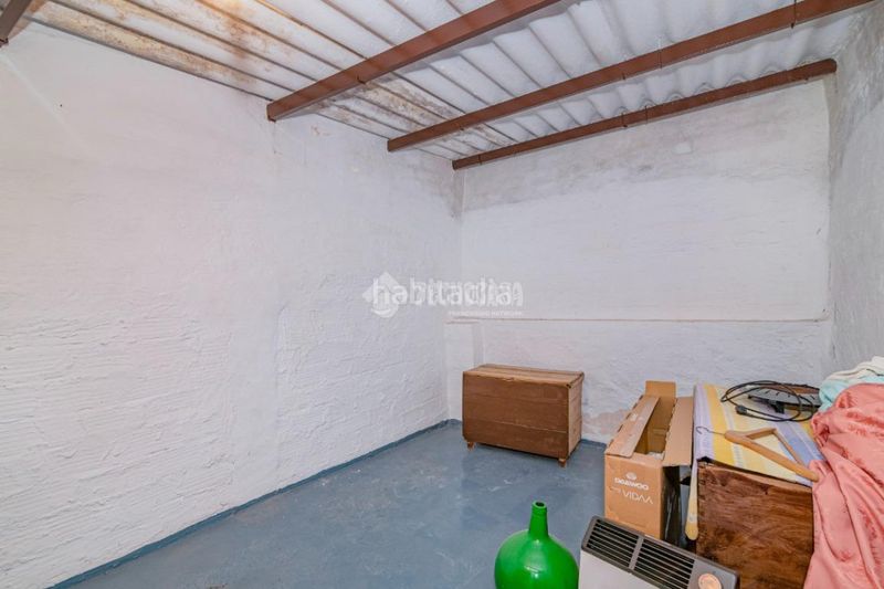 Foto af392207-4a79-464f-8c38-3ef69a93ca24. Casa aparellada a Loja