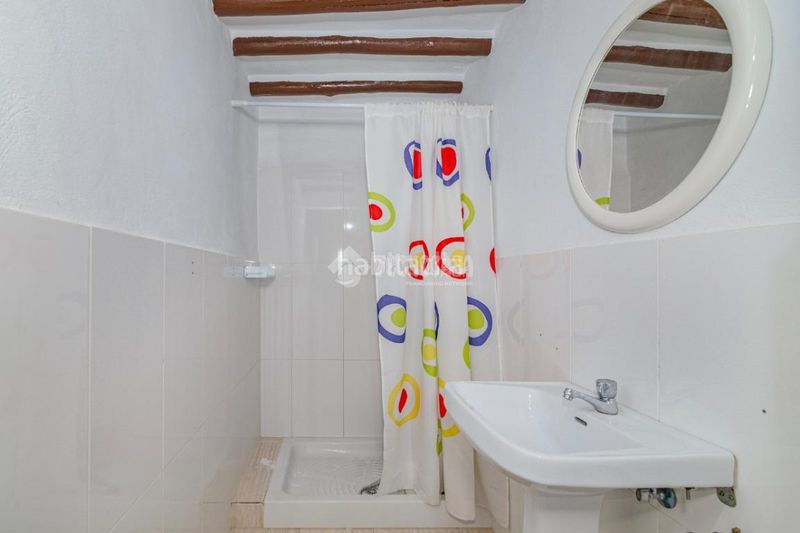 Foto ce0e8eab-c13e-4ee2-816e-cd8a974934fb. Casa aparellada a Loja