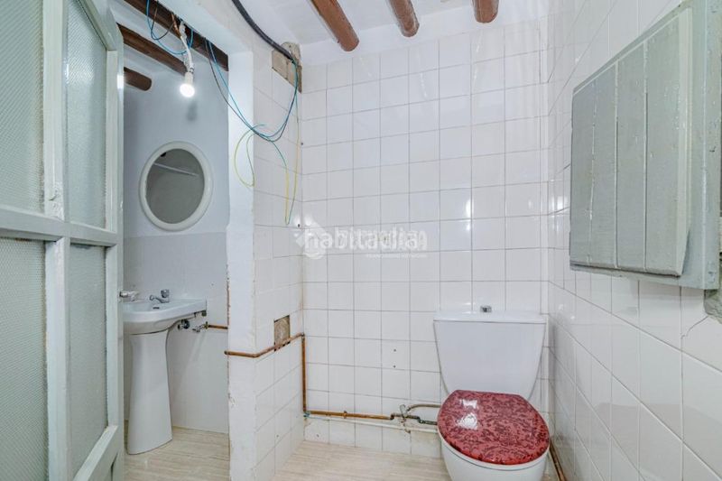 Foto d25526ee-a8d0-4158-b0b6-859750f7b77d. Casa aparellada a Loja