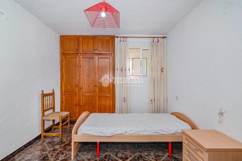 Foto c23de7e2-beb4-450c-bb5c-97604dc884ce. Pis a Loja