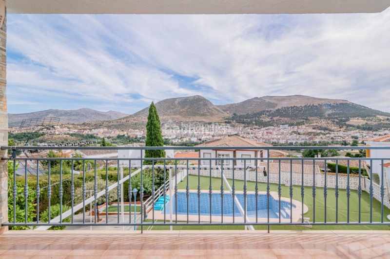 Foto 32709e2d-ca93-4b50-bc49-14c77489921f. Casa  en venta en Loja
