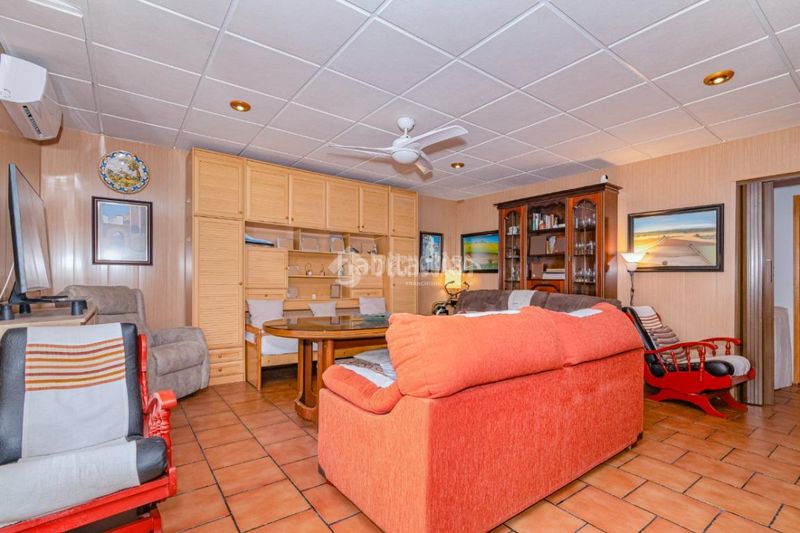 Foto 3ac31d3b-eee8-4841-8432-b09ac0c528d1. Casa  en venta en Loja
