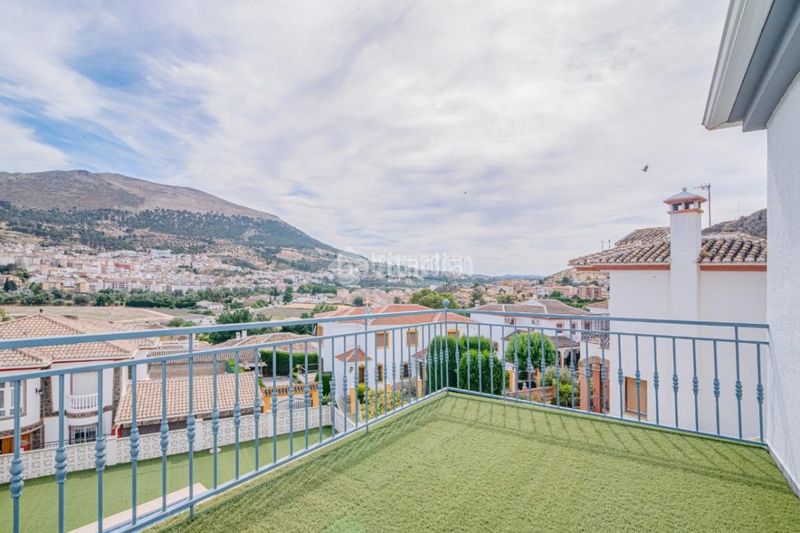 Foto b937c9cd-d477-4eaf-be8c-d623e1a5fad0. Casa  en venta en Loja