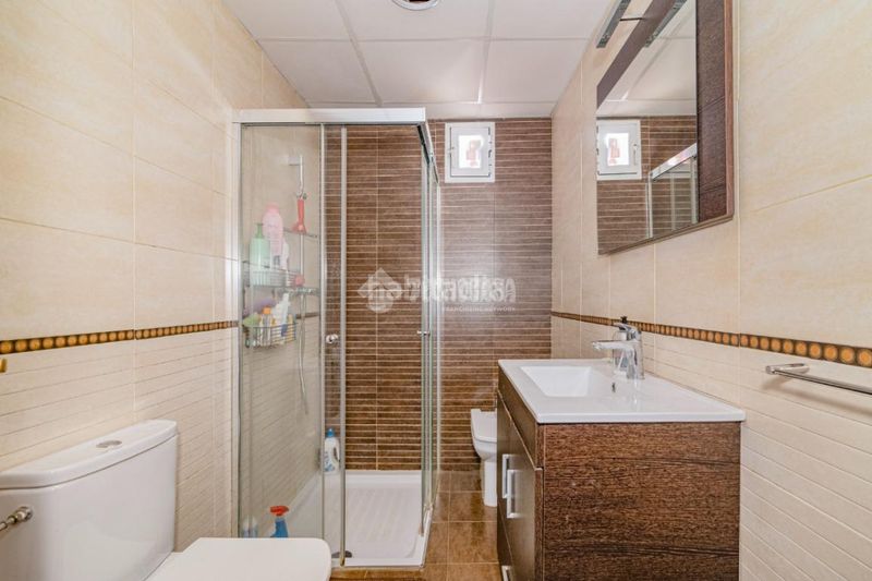 Foto e5f8486b-d806-44bd-a495-73dfe109d331. Casa a Loja