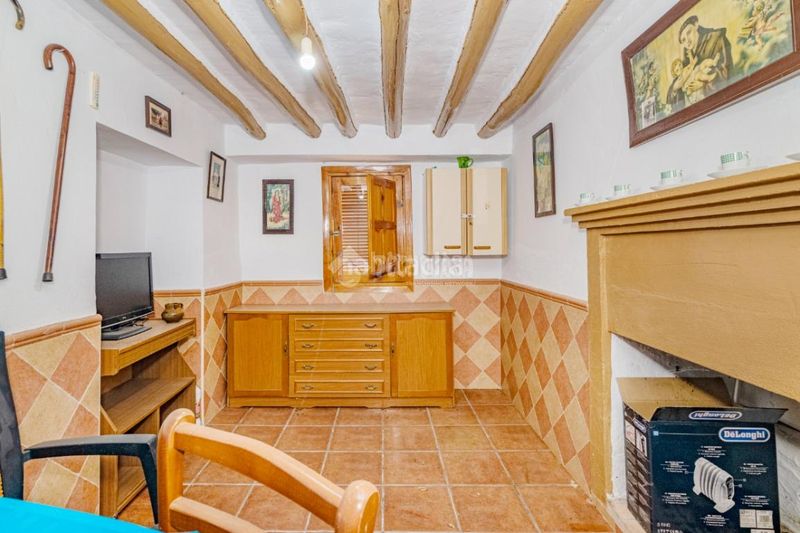 Foto d3c24450-b3cf-4d40-acab-307fa3d39944. Masia a Algarinejo