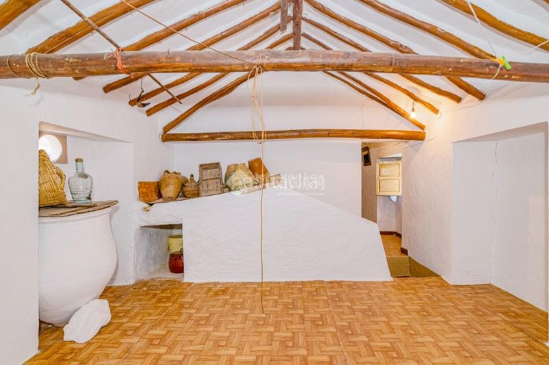 Foto dd24ed70-bdbc-4ec2-8286-c602c00743a8. Masia a Algarinejo