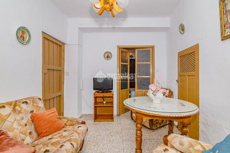 Foto 10dd21ca-a331-45e3-8ef9-12f1f9d920db. Casa aparellada a Zagra