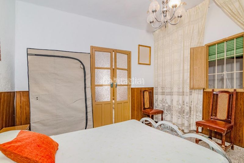 Foto 5bf38bbb-6a9a-42cb-a402-8e165c092769. Casa aparellada a Zagra