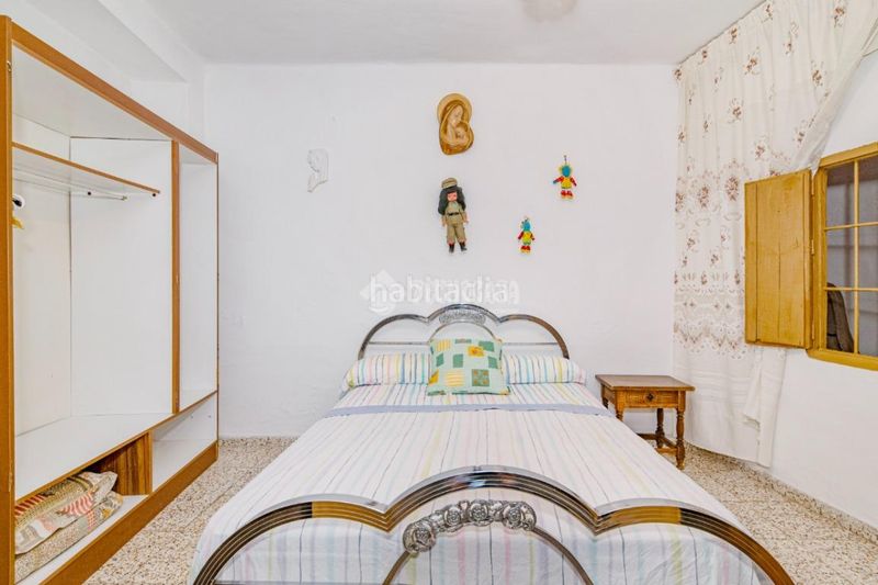Foto 664b0048-ad70-419a-a21b-35e9cb9592c1. Casa aparellada a Zagra