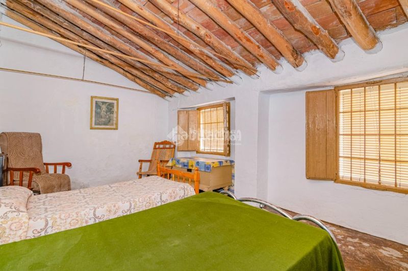Foto 82ab855f-ffd2-4b9e-9702-34f9f00e954b. Casa aparellada a Zagra