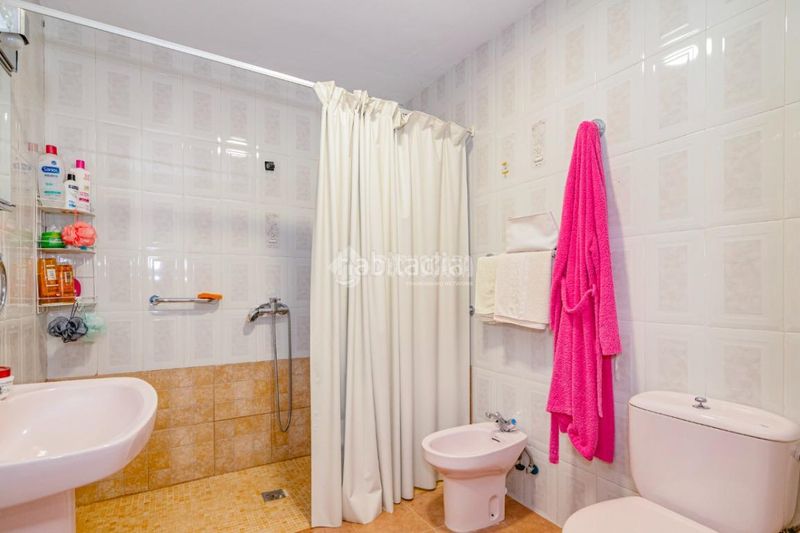 Foto e1c35bfc-1df5-40ea-9011-523c9f21e42e. Casa aparellada a Zagra