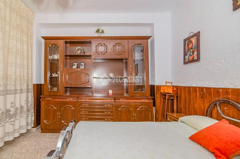 Foto f145d13b-9556-4193-9c54-c73127397556. Casa aparellada a Zagra