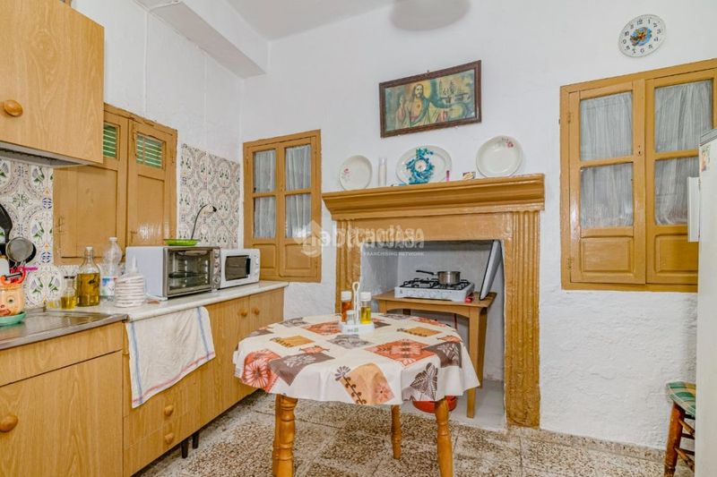 Foto f19015b4-e88f-4d57-b0f6-4fb89b3e9882. Casa aparellada a Zagra