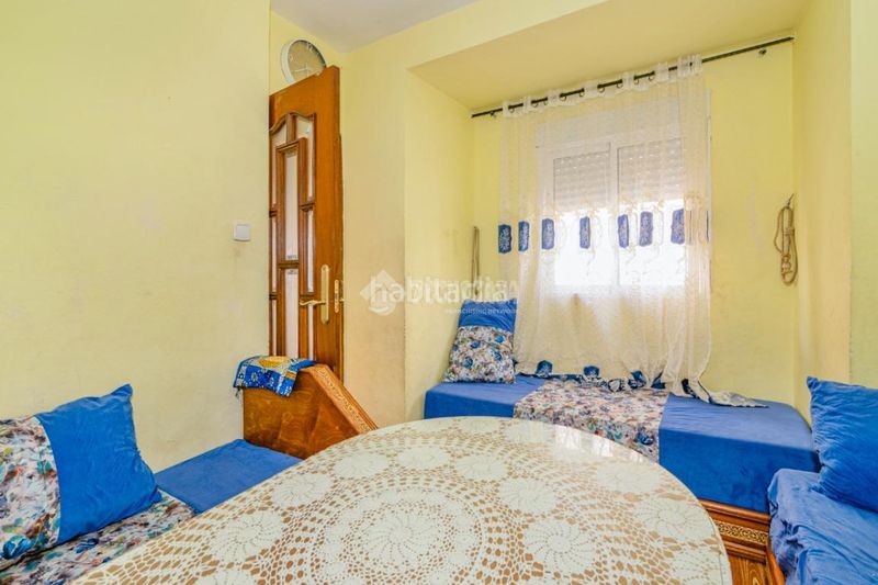 Foto 182b3bb3-2472-4df0-8d48-c0d35a992470. Casa aparellada amb aparcament a Loja