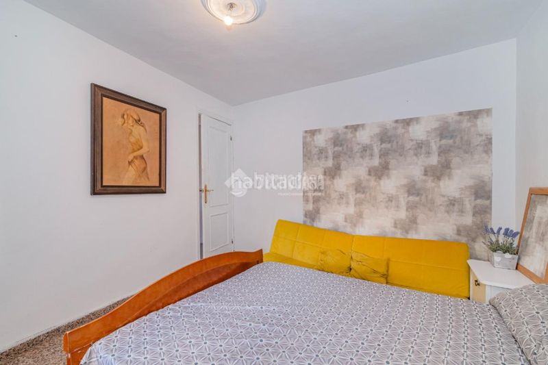 Foto aead3bc0-0734-41f9-9178-b19036b5ce40. Casa aparellada a Loja