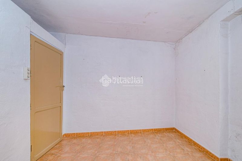 Foto cb3c984e-5a6c-4b14-89b6-6d3366608a1b. Casa aparellada a Loja