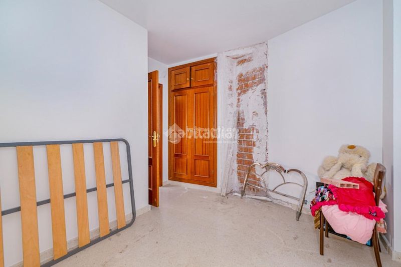 Foto c327c942-7219-48f5-91de-d1293f9688ae. Casa aparellada a Loja