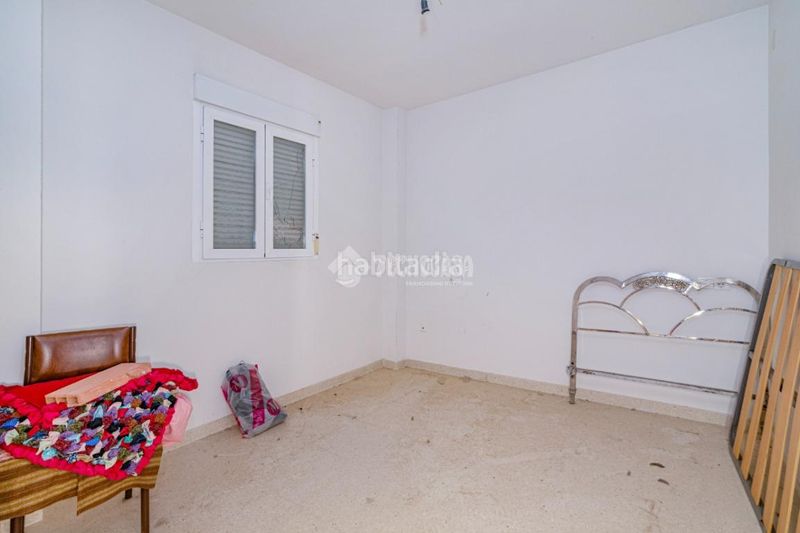 Foto d2543cb0-aa59-4845-a955-e1737b131356. Casa aparellada a Loja