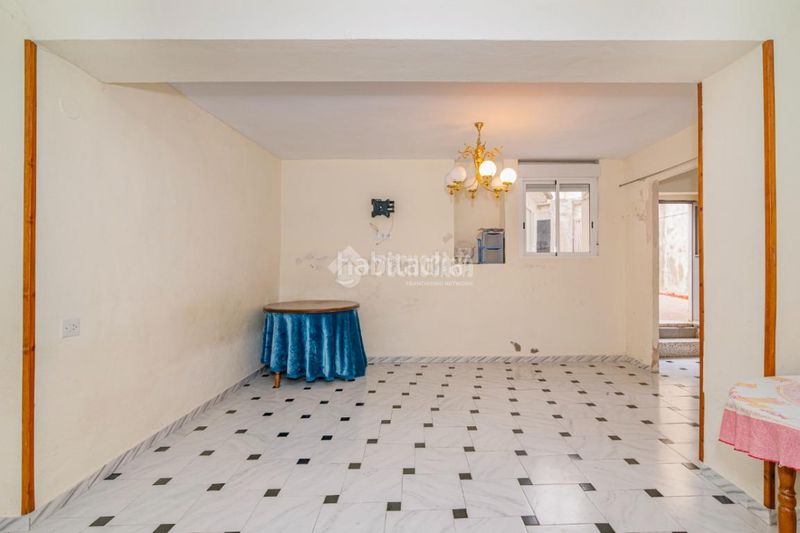 Foto f806ef53-aaa5-45a1-a441-c26c5f7fe79a. Casa in Loja
