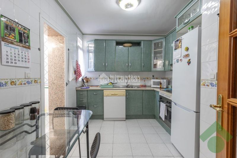 Foto e2dd8ced-f671-47ed-b471-68b9b337bf42. Flat in Loja