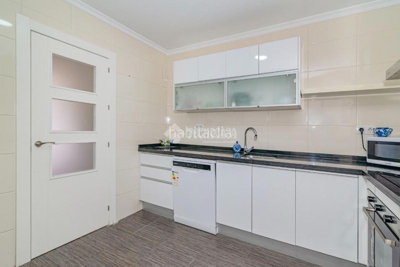 Foto d4b682de-f1f5-4be8-aa05-a471a2016e91. Flat with heating in Loja