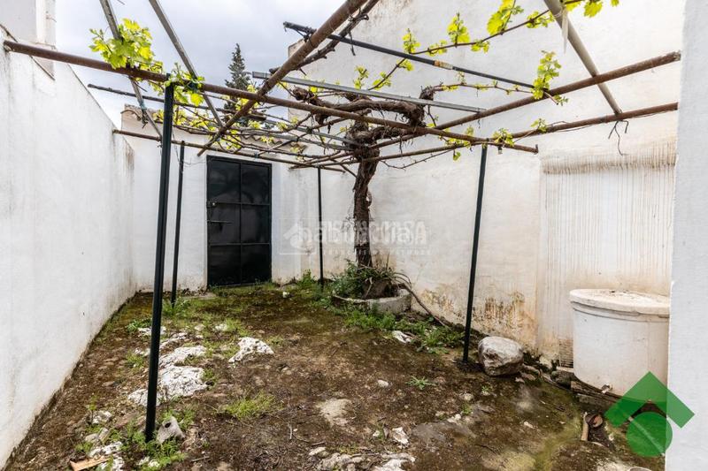 Foto 39e15bd5-e2d6-46a8-b815-6551d6be60eb. Haus mit heizung parking in Loja