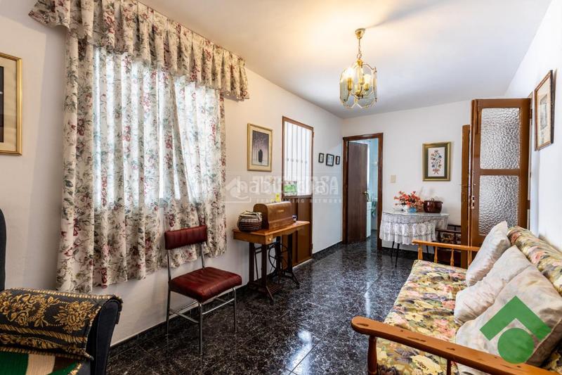 Foto 3ab94dce-ba9e-4814-b6fa-5deacf4f4c83. Haus mit heizung parking in Loja